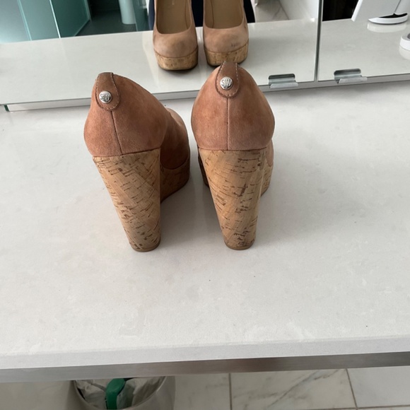 Shoes - Picture 3 of 5